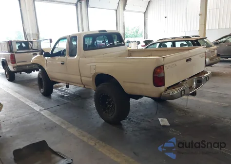 2000 Toyota Tacoma Base V6 from USA, damaged, VIN 5TEWN72N0YZ687845